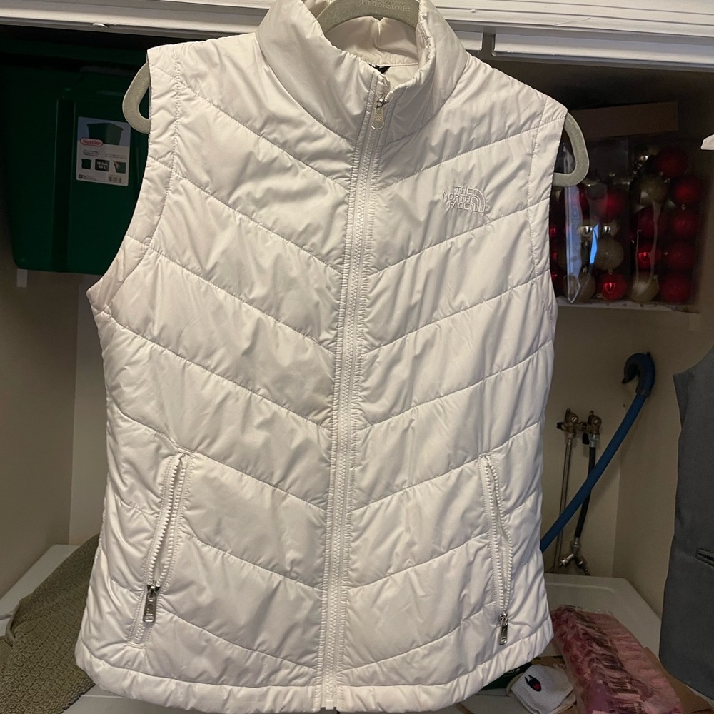 White nike vest